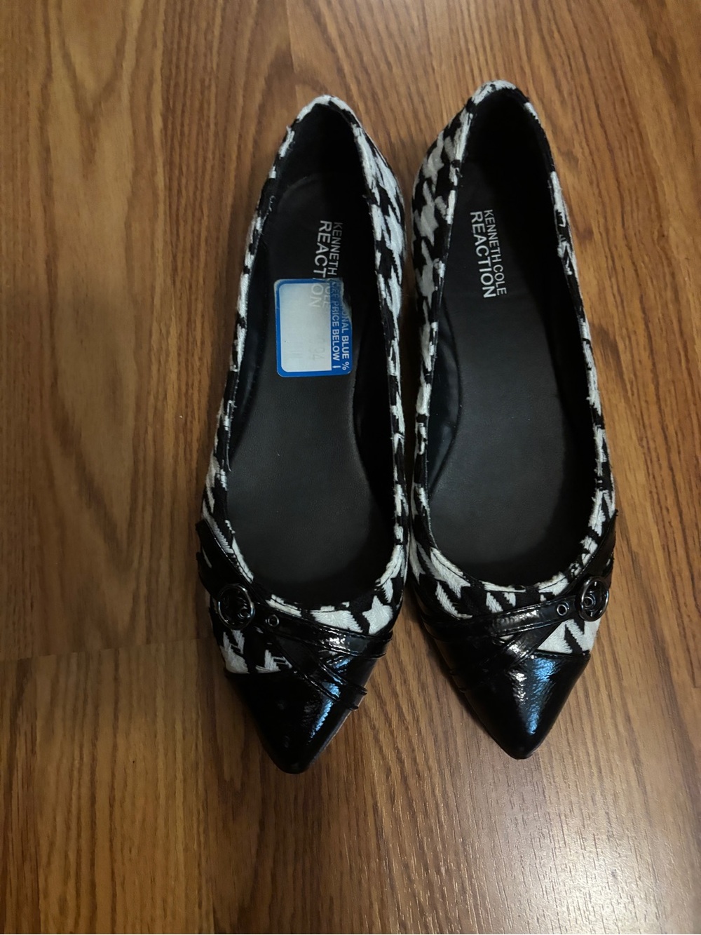 Kenneth Cole Reaction Women's Black & White Houndstooth Pointed Toe Flats